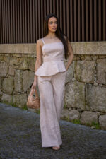 CALÇA BEGE RISCAS FINAS SAHOCO - Image 2