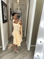 VESTIDO CURTO PÊSSEGO COM DRAPEADO LATERAL RINASCIMENTO - Image 3