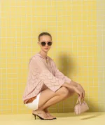 CAMISOLA ROSA COM CAPUZ EM MALHA RENDADA RUGA - Image 3