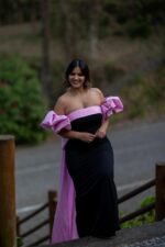 VESTIDO LONGO PRETO COM CAPA ROSA PONTO CHIC - Image 6