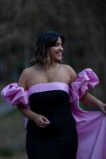 VESTIDO LONGO PRETO COM CAPA ROSA PONTO CHIC - Image 4