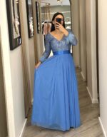 VESTIDO LONGO AZUL COM CORPO EM LANTEJOULAS E SAIA PLISSADA PONTO CHIC