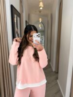 CONJUNTO ROSA COM DETALHE CONTRASTANTE PONTO CHIC