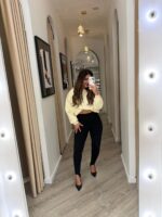 CAMISOLA AMARELA COM CORAÇÕES METÁLICOS PONTO CHIC - Image 4