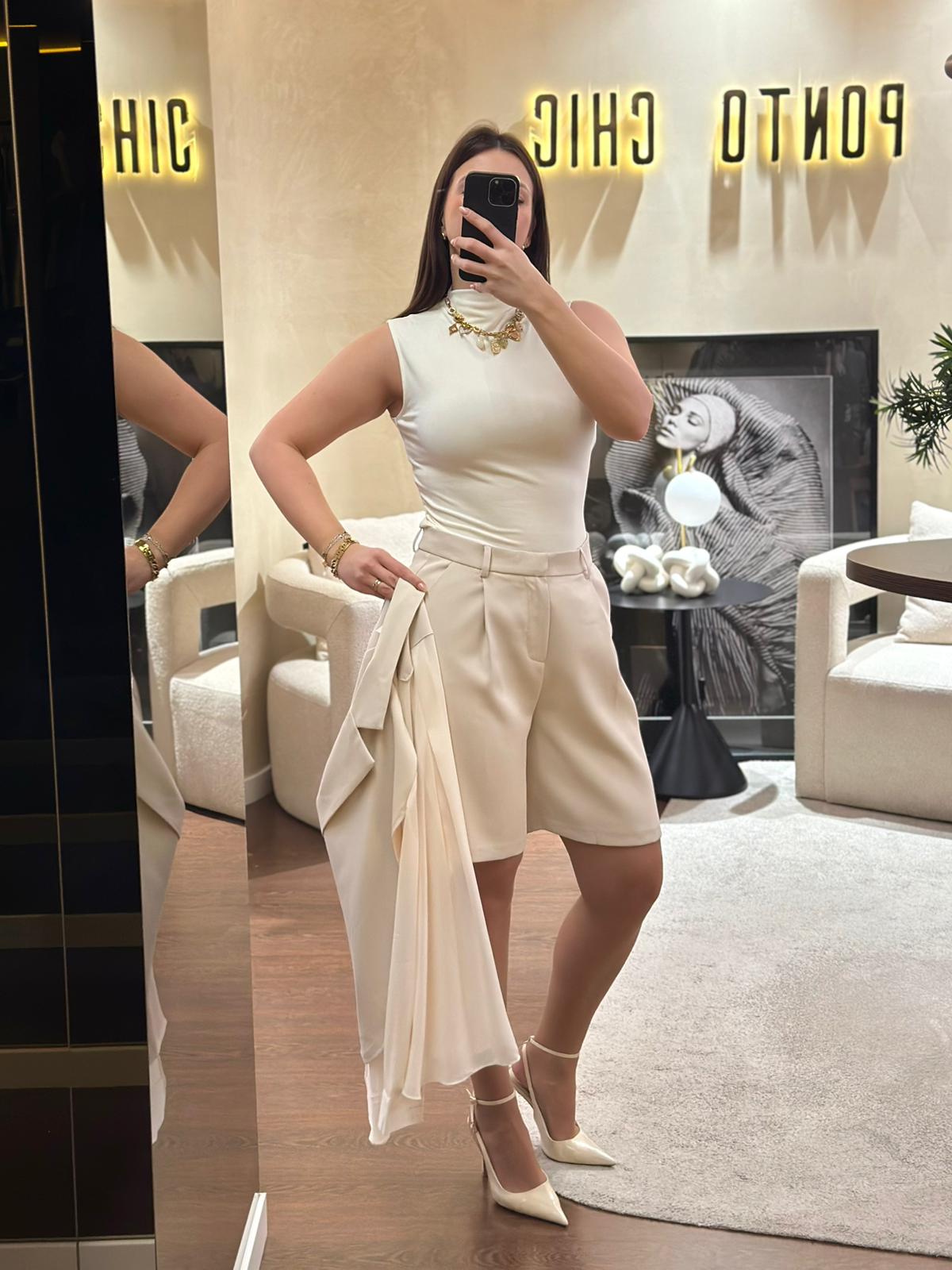 WhatsApp Image 2026-02-13 at 13.04.34 CALÇÃO DE ALFAIATARIA BEGE PONTO CHIC - Image 1