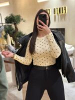 CAMISOLA CREME COM BOLAS PRETAS PONTO CHIC