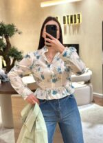 BLUSA FLORAL BRANCA E AZUL PONTO CHIC - Image 2