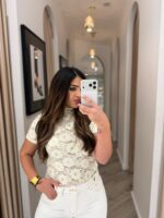 BODY EM RENDA AMARELO MANTEIGA MANGA CURTA PONTO CHIC - Image 4