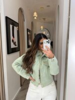 CASACO VERDE ÁGUA COM DETALHES DOURADOS PONTO CHIC - Image 4