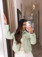 CASACO VERDE ÁGUA COM DETALHES DOURADOS PONTO CHIC