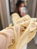 CAMISA AMARELO MANTEIGA COM BORDADOS PONTO CHIC - Image 4