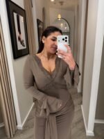 VESTIDO LONGO CASTANHO COM RENDA PONTO CHIC