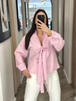 CAMISA ROSA BEBÉ ÀS RISCAS COM LAÇOS PONTO CHIC - Image 3