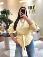 CASACO AMARELO MANTEIGA COM CINTO PONTO CHIC