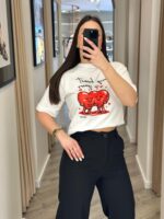 T-SHIRT BRANCA COM ESTAMPADO CORAÇÕES DIXIE - Image 3