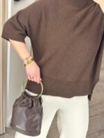 CAMISOLA CASTANHA DE MALHA COM GOLA CANELADA IMPERIAL - Image 4