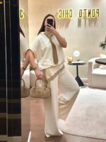 CAMISOLA BEGE COM CAPUZ E GRAVATA CAMEL DIXIE - Image 2