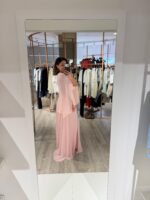 VESTIDO COMPRIDO ROSA COM SAIA PLISSADA PONTO CHIC - Image 5