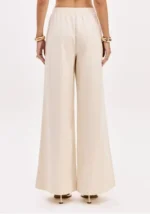 CALÇA BEGE EM ALGODÃO COM DETALHE DOURADO LANÇA PERFUME - Image 4