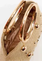 BOLSA DE MÃO EM PALHA COM PEGA DOURADA LANÇA PERFUME - Image 4