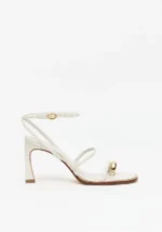 SANDÁLIA OFF WHITE EM PELE COM APLICAÇÃO DOURADA LANÇA PERFUME - Image 2