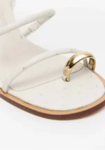 SANDÁLIA OFF WHITE EM PELE COM APLICAÇÃO DOURADA LANÇA PERFUME - Image 3