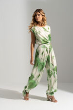 CALÇA VERDE ESTAMPADA FLUIDA COM DETALHE DE ATAR FERRACHE