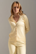 CARDIGAN DE MALHA AMARELO CANELADA FERRACHE - Image 2