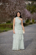 VESTIDO VERDE ÁGUA ASSIMÉTRICO COM FOLHOS PONTO CHIC