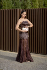 VESTIDO CASTANHO COM RENDA E CORPETE ESTRUTURADO PONTO CHIC - Image 5