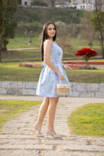 VESTIDO AZUL COM PADRÃO FLORAL RINASCIMENTO - Image 2