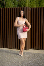 VESTIDO ROSA COM ENTRELAÇADO NAS COSTAS PONTO CHIC