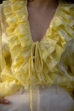 BLUSA AMARELA COM FOLHOS E MANGA FLUIDA PONTO CHIC - Image 3