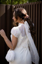 VESTIDO MIDI CRU COM SOBREPOSIÇÃO EM TULE BORDADO PONTO CHIC - Image 5