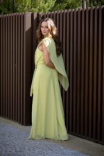 MACACÃO VERDE COM PORMENOR DOURADO E CAPA SOBREPOSTA PONTO CHIC - Image 4