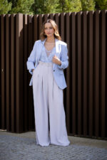 BLAZER AZUL CLARO CLÁSSICO COM BOTÕES DOURADOS FERRACHE - Image 2