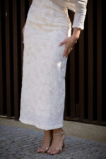 VESTIDO CRU TEXTURADO COM LENÇO ASSIMÉTRICO PONTO CHIC - Image 7