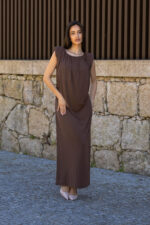 VESTIDO CASTANHO COM ABERTURA DRAPEADA NAS COSTAS IMPERIAL - Image 3