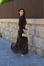 VESTIDO CASTANHO COM DETALHE DE TULE E CINTO IMPERIAL - Image 4