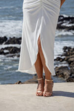 VESTIDO MIDI BRANCO DRAPEADO COM FRANZIDO PONTO CHIC - Image 6