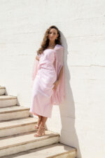 VESTIDO MIDI ROSA COM MANGA FLUIDA PONTO CHIC - Image 4