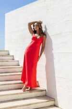 VESTIDO LONGO VERMELHO DE CETIM RINASCIMENTO - Image 3