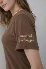 VESTIDO CAMEL COMPRIDO COM RACHA SAHOCO - Image 3