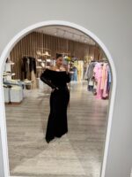 VESTIDO COMPRIDO PRETO EM RENDA COM DRAPEADO PONTO CHIC - Image 3