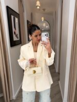 BLAZER BEGE COM RENDA NAS MANGAS PONTO CHIC