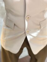 COLETE BEGE COM BOTÕES DOURADOS RINASCIMENTO - Image 4