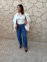 CALÇA DE GANGA STRAIGHT AZUL COM CORRENTE E PÉROLAS RINASCIMENTO - Image 2