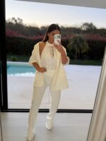 CALÇA DE ALFAIATARIA BRANCA COM CORTE FLARE RINASCIMENTO