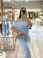 VESTIDO COMPRIDO AZUL CLARO DRAPEADO COM DECOTE CAÍDO PONTO CHIC - Image 2