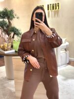 CONJUNTO CASTANHO EM MALHA COM SWEATSHIRT E CALÇA PONTO CHIC - Image 3